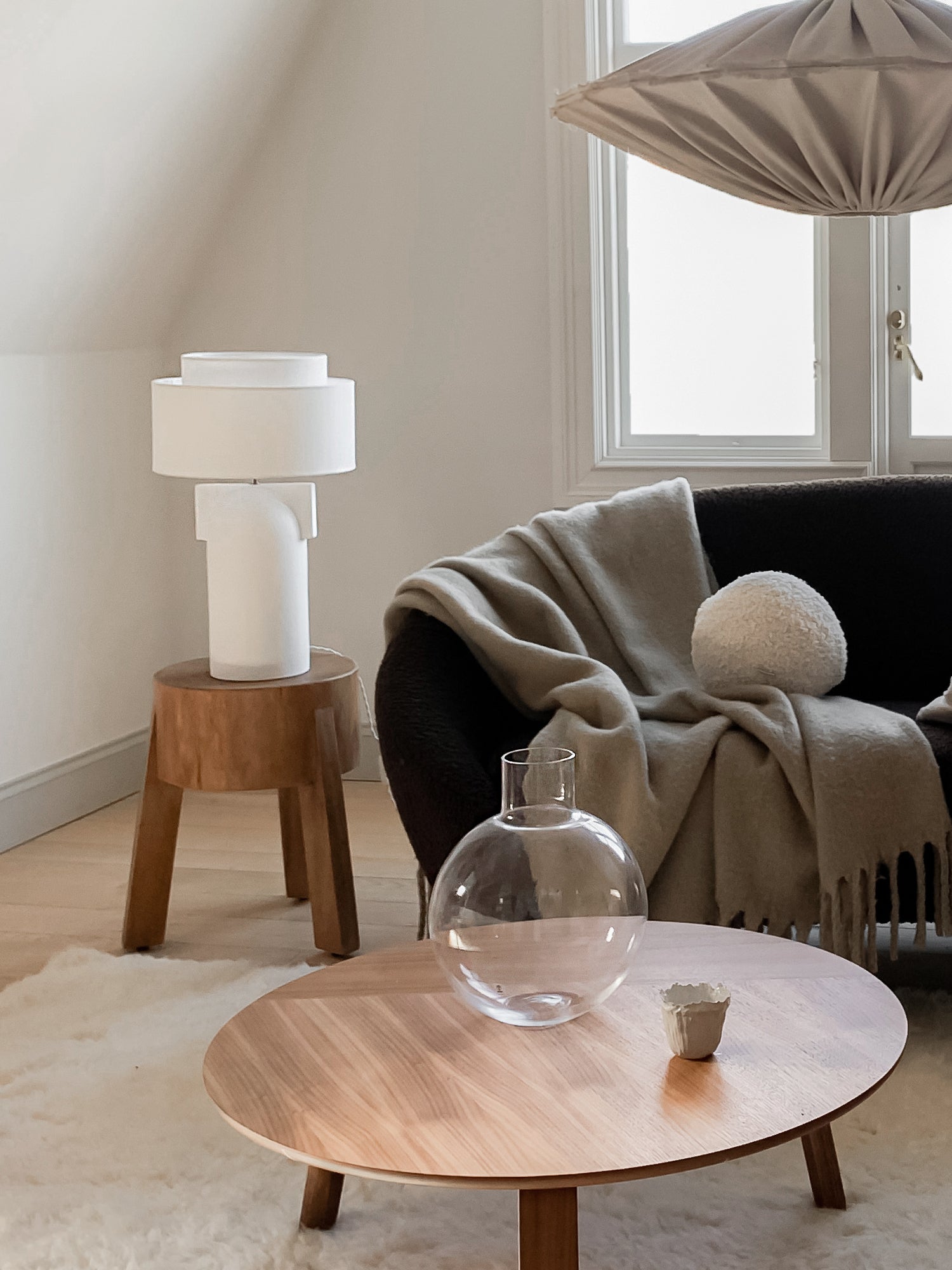 Figoll Table lamp White